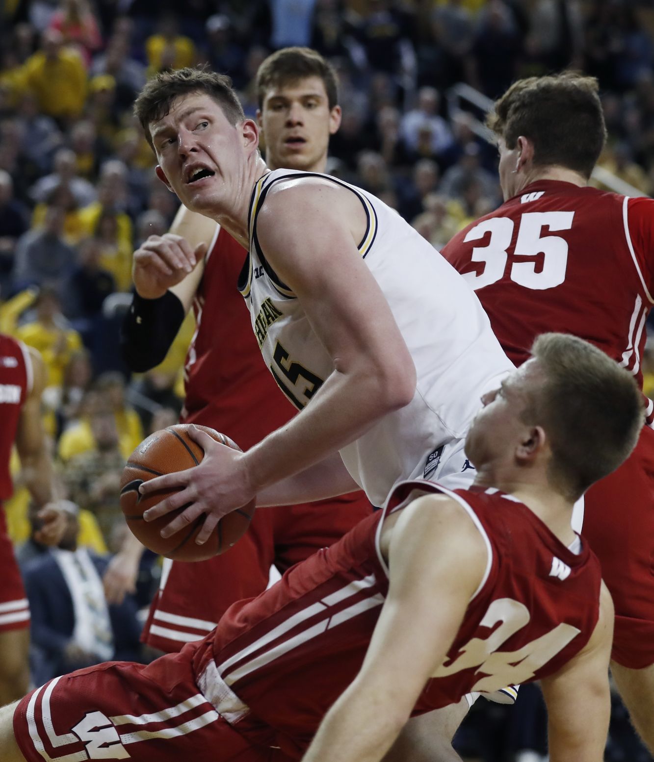 No. 7 Wolverines 61, No. 19 Badgers 52